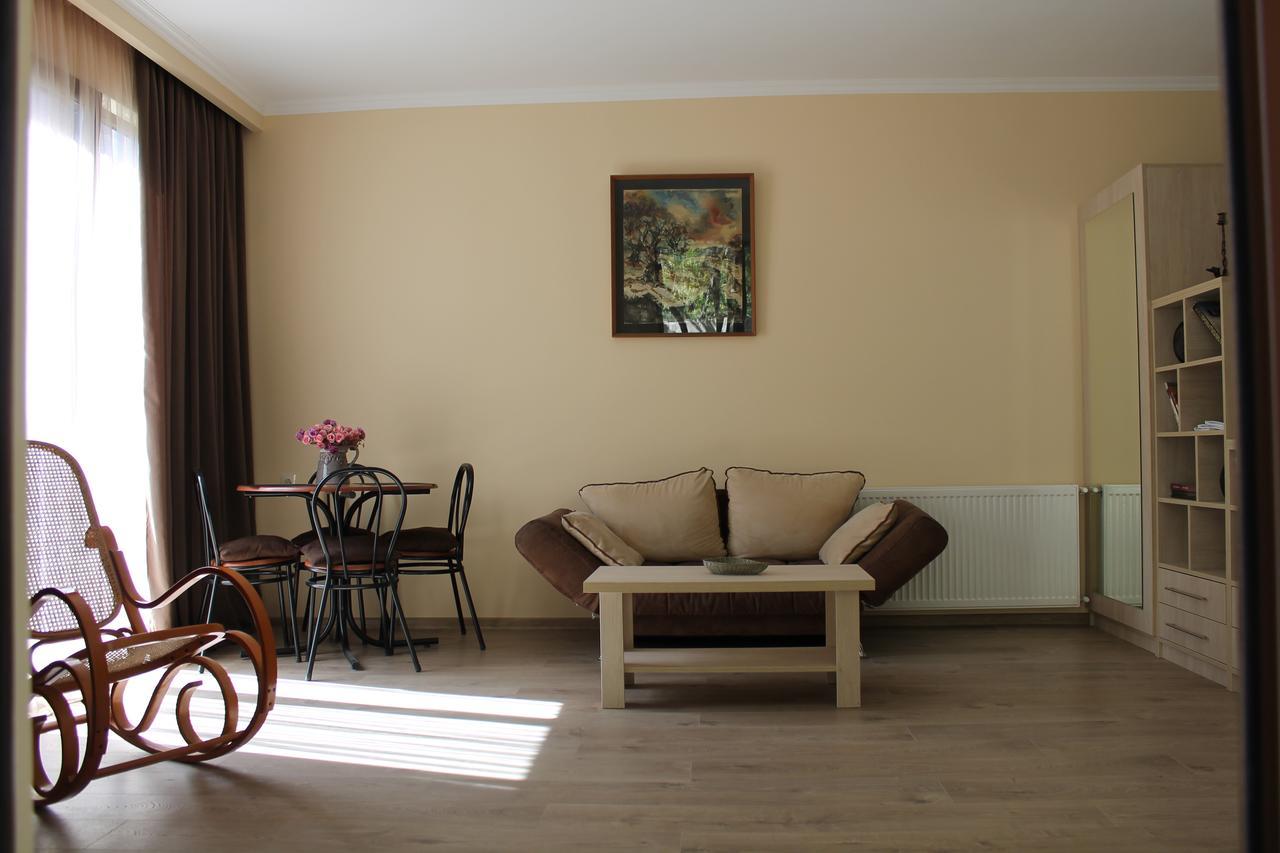 House 41 Panzió Tbiliszi Kültér fotó